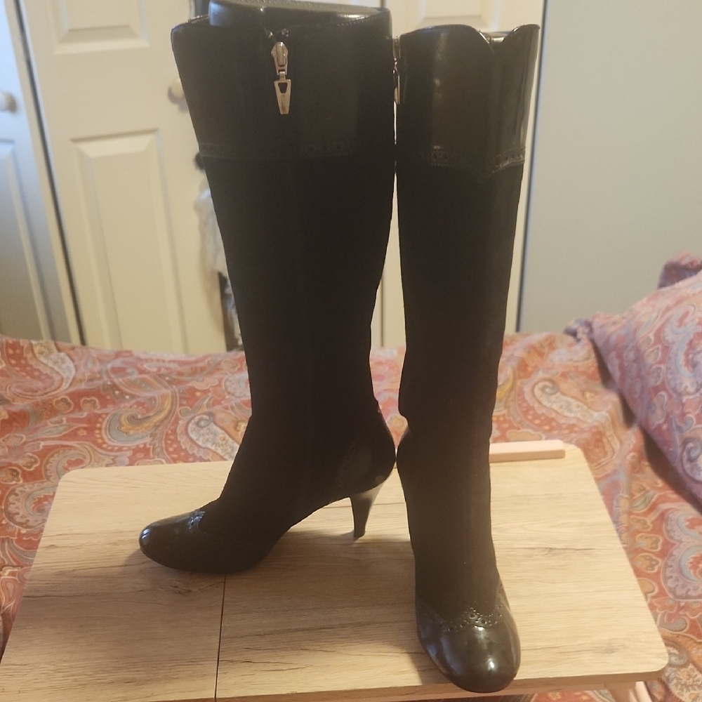Elegant Black Knee-High Women's Boots